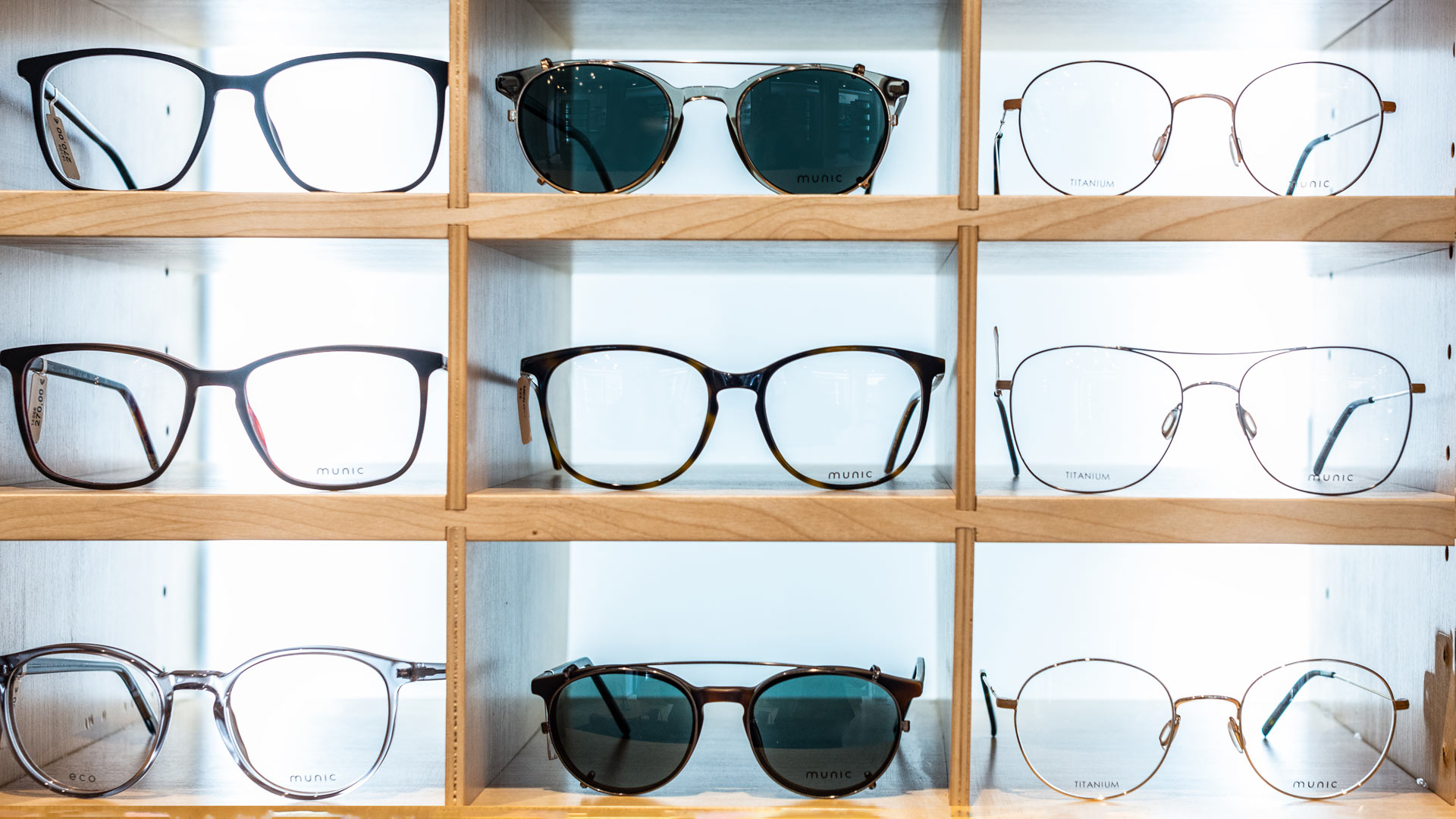 Brillen, Eyedentity Optik in Aachen, Brillen, Kontaktlinsen